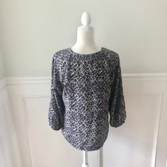 Joie Black Gray Feather Print Silk Blouse Top M - Picture 6 of 7